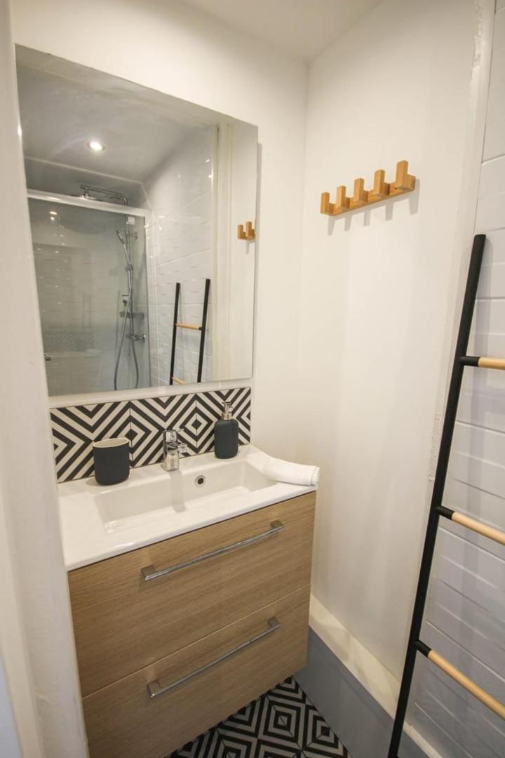 Fully-Equipped Apartment In City Center + Parking Lille Zewnętrze zdjęcie
