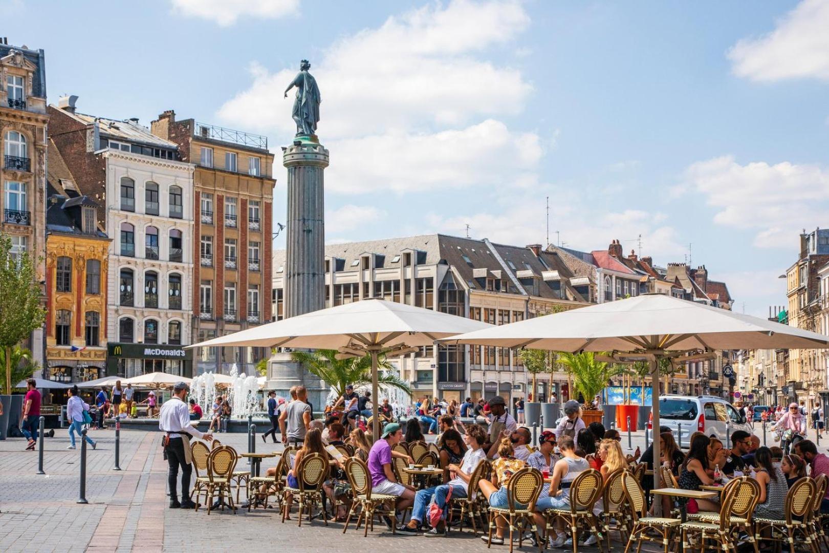 Fully-Equipped Apartment In City Center + Parking Lille Zewnętrze zdjęcie